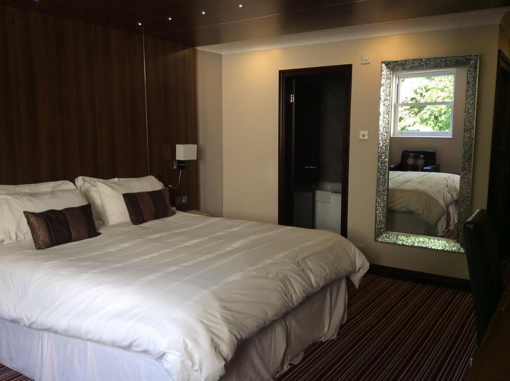 Briars Hall Hotel Burscough Номер фото